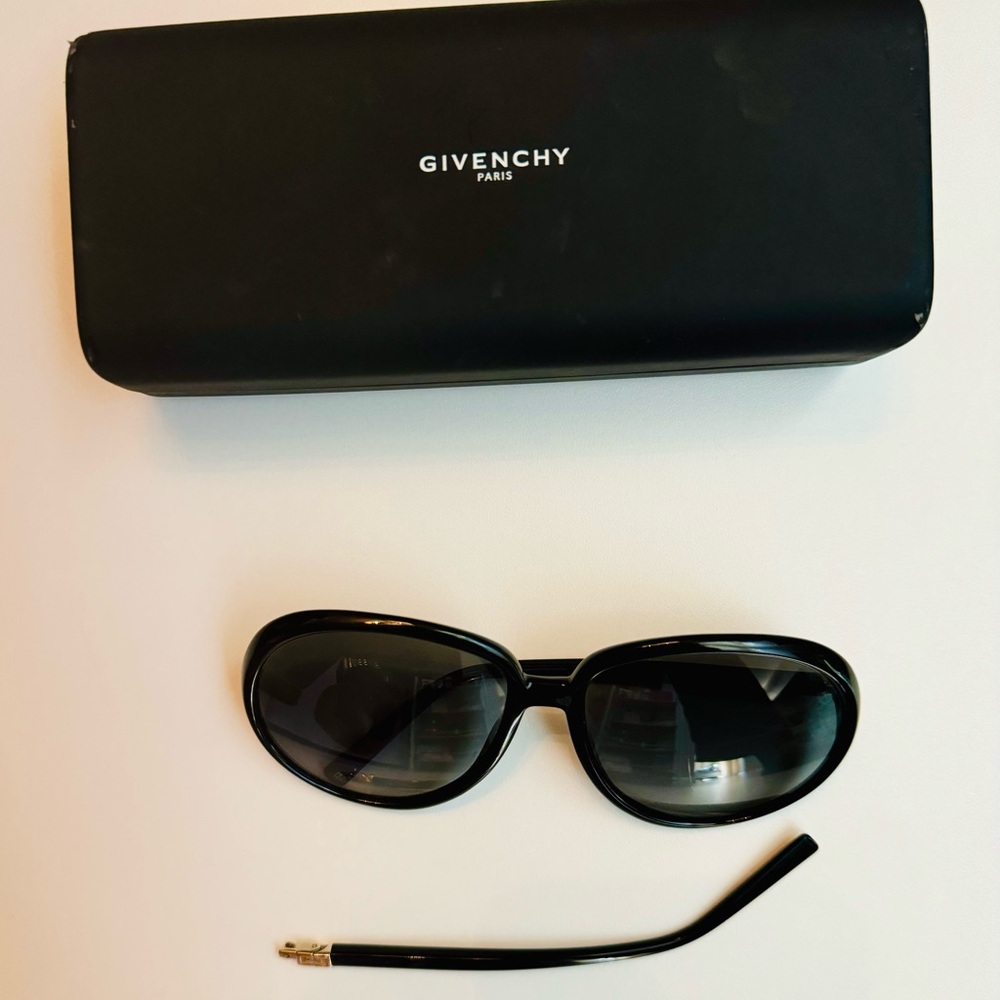 Authentic Givenchy sunnies